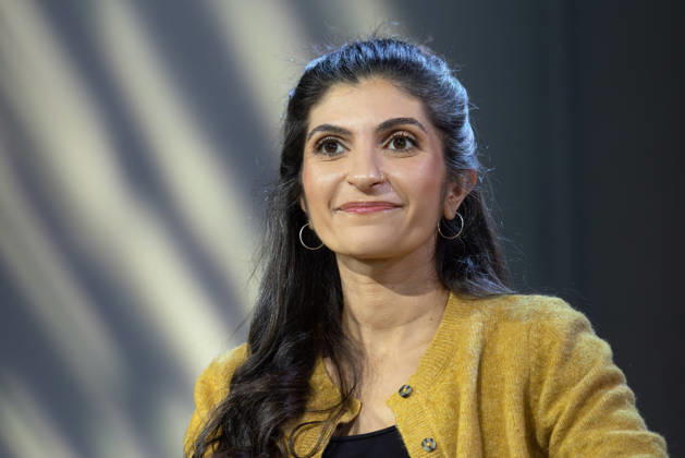 Buchmesse Frankfurt 2026 Die Trägerin des Deutschen Buchpreises 2026, Shida Bazyar, präsentiert auf der Literaturbühne von ARD, ZDF und 3sat ihr prämiertes Buch Die Lücken., Frankfurt am Main Hessen Deutschland Messegelände