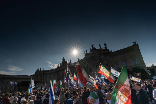 Gedenkfeier auf dem Bebelplatz in Berlin-Mitte, Zentrum der deutschen Hauptstadt;Gedenkveranstaltung 3. Jahrestag Terroranschlag der Hamas in Israel 7. Oktober. Nie vergessen. Niemals schweigen., Berlin Berlin Deutschland Bebelplatz