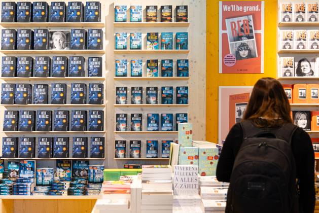 78. Frankfurter Buchmesse Besucherinnen und Besucher vertiefen sich in Neuerscheinungen auf der Buchmesse in Frankfurt am Main. Die 78. Frankfurter Buchmesse findet vom 7. - 11. Oktober 2026 statt. Frankfurt am Main Messegelände Hessen Deutschland