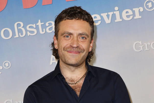 Enrique Fiss beim 40 Jahre Großstadtrevier (ARD) Serien Photo Call am 7.10.2026 in der Astor Film Lounge in Hamburg Enrique Fiss attends the photo call for the 40th anniversary of the series *Großstadtrevier* on October 7, 2026 at the Astor Film Lounge in Hamburg, Germany 40 Jahre Grossstadtrevier (ARD) Jubilaeum in Hamburg