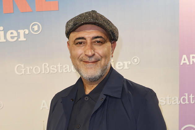 Oezguer Karadeniz attends the photo call for the 40th anniversary of the series *Großstadtrevier* on October 7, 2026 at the Astor Film Lounge in Hamburg, Germany 40th anniversary *Großstadtrevier* photo call in Hamburg, Germany