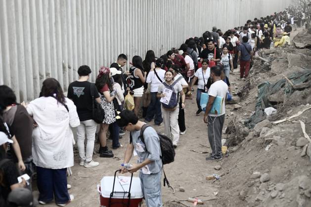 BTS Arirang tour kicks off in Peru LIMA, PERU - OCTOBER 7: Thousands of BTS fans known as ARMY gather around San Marcos Stadium ahead of the first of three concerts the South Korean band is set to perform in Lima, Peru on October 7, 2026. Fans from across Peru and abroad arrived early to attend the highly anticipated show from BTS s Arirang world tour. Klebher Vasquez Anadolu Lima Peru. Editorial use only. Please get in touch for any other usage. Copyright: x2026xAnadoluxKlebherxVasquezx