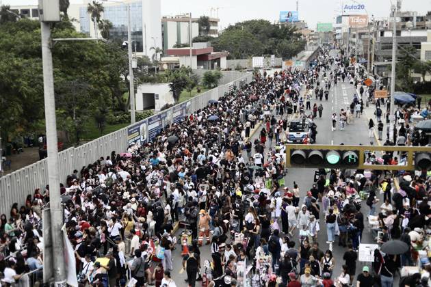 BTS Arirang tour kicks off in Peru LIMA, PERU - OCTOBER 7: Thousands of BTS fans known as ARMY gather around San Marcos Stadium ahead of the first of three concerts the South Korean band is set to perform in Lima, Peru on October 7, 2026. Fans from across Peru and abroad arrived early to attend the highly anticipated show from BTS s Arirang world tour. Klebher Vasquez Anadolu Lima Peru. Editorial use only. Please get in touch for any other usage. Copyright: x2026xAnadoluxKlebherxVasquezx