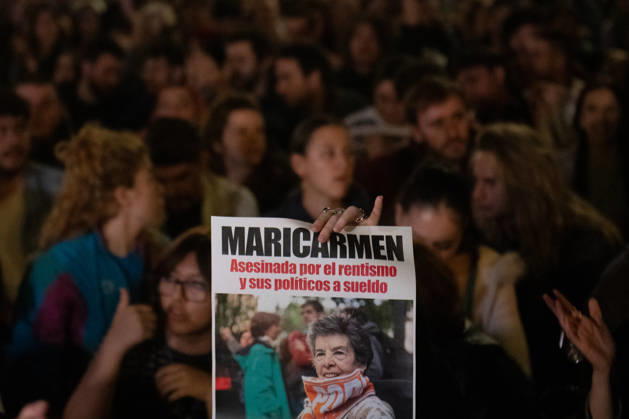 Maricarmen Abascal, who became a symbol of the fight for housing after her eviction, has died. Dozens of people protested in support of Maricarmen in front of the Congress of Deputies on October 7, 2026, in Madrid, Spain. Maricarmen Abascal, who became a symbol of the housing rights movement that led to the Puerta del Sol encampment after being evicted from the home in Retiro where she had lived for 70 years, died on Wednesday, as confirmed by the Tenants’ Union. The woman had been hospitalized at Gregorio Maranón Hospital since September 23. On that day, she was carried out on a stretcher from her home on Alcalde Sainz de Baranda Street after the eviction order was enforced, despite protests from dozens of activists, and transferred to th Copyright: xFernandoxSanchezx 7827391