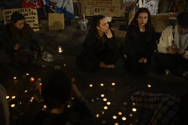 Supporters gather in Madrid for Maricarmen Abascal after her death MADRID, SPAIN - OCTOBER 7: People gather in support of Maricarmen Abascal during a protest at Puerta del Sol in Madrid, Spain on October 7, 2026. The 87-year-old Abascal, who became a symbol of Spain s housing crisis in recent weeks, died in hospital after spending 15 days there following her eviction from her home by police in Madrid on September 23, 2026. Burak Akbulut Anadolu Madrid Spain. Editorial use only. Please get in touch for any other usage. Copyright: x2026xAnadoluxBurakxAkbulutx