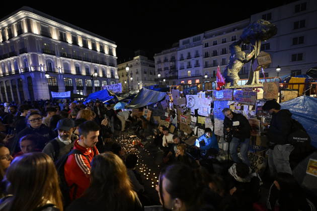 Supporters gather in Madrid for Maricarmen Abascal after her death MADRID, SPAIN - OCTOBER 7: People gather in support of Maricarmen Abascal during a protest at Puerta del Sol in Madrid, Spain on October 7, 2026. The 87-year-old Abascal, who became a symbol of Spain s housing crisis in recent weeks, died in hospital after spending 15 days there following her eviction from her home by police in Madrid on September 23, 2026. Burak Akbulut Anadolu Madrid Spain. Editorial use only. Please get in touch for any other usage. Copyright: x2026xAnadoluxBurakxAkbulutx