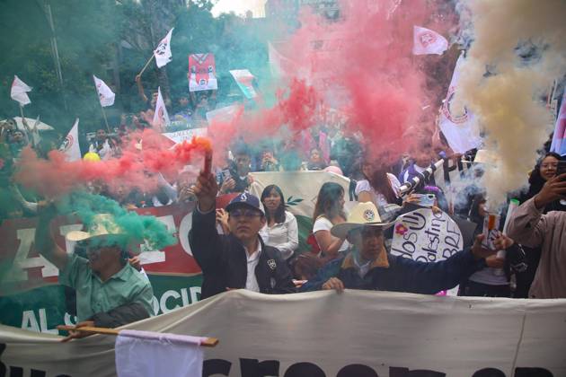 October 7, 2026: TO-45388 & x2013; Mexico City, October 7, 2026: Hundreds of students from the Rafael Ram& xed;rez National Federation of Revolutionary Students are protesting against the genocide in Palestine at the former U.S. Embassy site in Mexico City, where they smashed pi& xf1;atas bearing the likenesses of Donald Trump and Benjamin Netanyahu. Photo: Ian Robles .com.mx - ZUMAcs4_ 20261007_faa_cs4_152 Copyright: xClasosx