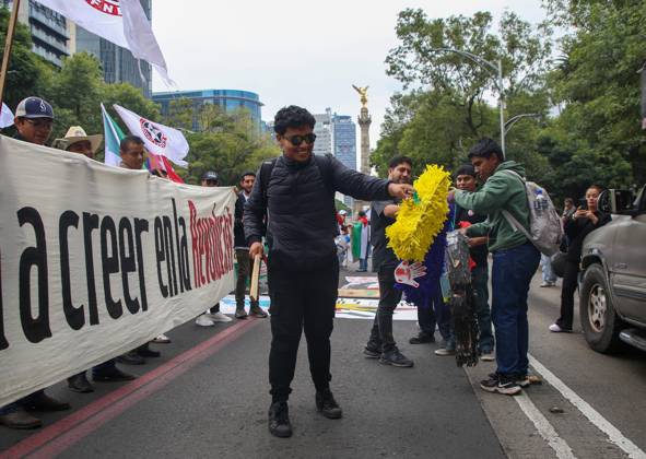 October 7, 2026: TO-45388 & x2013; Mexico City, October 7, 2026: Hundreds of students from the Rafael Ram& xed;rez National Federation of Revolutionary Students are protesting against the genocide in Palestine at the former U.S. Embassy site in Mexico City, where they smashed pi& xf1;atas bearing the likenesses of Donald Trump and Benjamin Netanyahu. Photo: Ian Robles .com.mx - ZUMAcs4_ 20261007_faa_cs4_172 Copyright: xClasosx