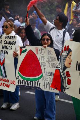 October 7, 2026: TO-45388 & x2013; Mexico City, October 7, 2026: Hundreds of students from the Rafael Ram& xed;rez National Federation of Revolutionary Students are protesting against the genocide in Palestine at the former U.S. Embassy site in Mexico City, where they smashed pi& xf1;atas bearing the likenesses of Donald Trump and Benjamin Netanyahu. Photo: Ian Robles .com.mx - ZUMAcs4_ 20261007_faa_cs4_173 Copyright: xClasosx