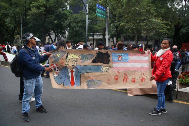 October 7, 2026: TO-45388 & x2013; Mexico City, October 7, 2026: Hundreds of students from the Rafael Ram& xed;rez National Federation of Revolutionary Students are protesting against the genocide in Palestine at the former U.S. Embassy site in Mexico City, where they smashed pi& xf1;atas bearing the likenesses of Donald Trump and Benjamin Netanyahu. Photo: Ian Robles .com.mx - ZUMAcs4_ 20261007_faa_cs4_180 Copyright: xClasosx