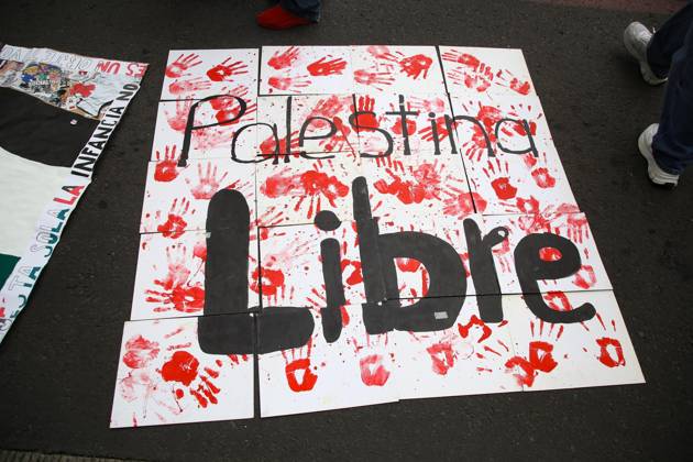 October 7, 2026: TO-45388 & x2013; Mexico City, October 7, 2026: Hundreds of students from the Rafael Ram& xed;rez National Federation of Revolutionary Students are protesting against the genocide in Palestine at the former U.S. Embassy site in Mexico City, where they smashed pi& xf1;atas bearing the likenesses of Donald Trump and Benjamin Netanyahu. Photo: Ian Robles .com.mx - ZUMAcs4_ 20261007_faa_cs4_190 Copyright: xClasosx