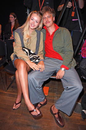 Levin Hotho mit Freundin Lili Hamann bei der ABOUT YOU OPERA FASHION SHOW im Admiralspalast in Berlin am 07.10.2026