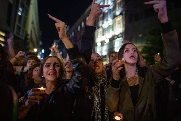 Demonstrations following Maricarmen s death in Madrid, Spain - 7 Oct 2026 Demonstrators protest while mourning the death of Maricarmen. Hundreds of people are demonstrating in central Madrid following the death of Maricarmen—the octogenarian evicted from her apartment after it was purchased by a real estate investment fund—an event that has sparked protests across Spain and contributed to the call for early elections. Madrid Spain Copyright: xDavidxCanalesx xSOPAxImagesx David-Canales-1456736