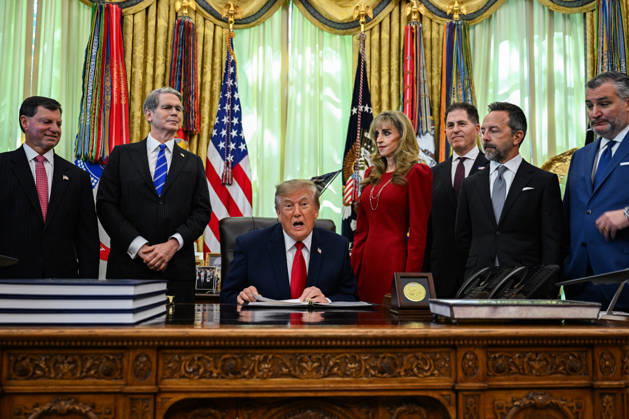 WASHINGTON, DC - OCT. 7: United States President Donald J Trump speaks during an announcement on Trump Accounts in the Oval Office of the White House in Washington, DC, USA, on Wednesday, October 7, 2026. Standing behind the President, from left to right: Frank J Bisignano, Commissioner, Social Security Administration (SSA); US Secretary of the Treasury Scott Bessent; Susan Dell, wife of Dell Technologies CEO Michael Dell; Michael S Dell, founder, chairman, and CEO of Dell Technologies; Brad Gerstner, CEO, Altimeter Capital; and United States Senator Ted Cruz (Republican of Texas). Copyright: xAnnabellexGordon PoolxviaxCNPx MediaPunchx