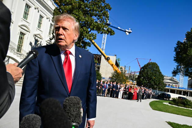 WASHINGTON, DC - OCT. 7: United States President Donald J Trump speaks to the press outside the South Portico of the White House in Washington, DC, USA, prior to departing en route to a campaign rally in San Antonio, Texas on Wednesday, October 7, 2026. Copyright: xAnnabellexGordon PoolxviaxCNPx MediaPunchx