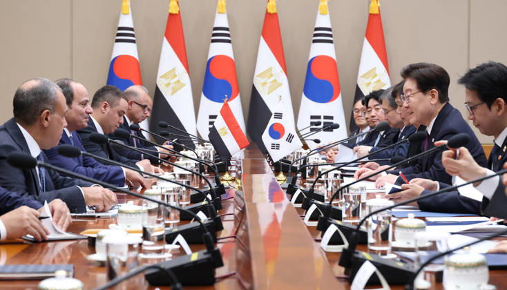 S. Korea-Egypt summit S. Korea-Egypt summit South Korean President Lee Jae Myung (2nd from R) holds summit talks with Egyptian President Abdel Fattah El-Sisi (2nd from L) at the presidential office Cheong Wa Dae in Seoul on Oct. 8, 2026. (Yonhap) 2026-10-08 11:27:44 <Copyright ¨Ï 1980-2026 YONHAPNEWS AGENCY. .> ¼¿ïƯº°½Ã EDITORIAL USE ONLY Copyright: xx Korea-Egypt ???x yonphotos257509