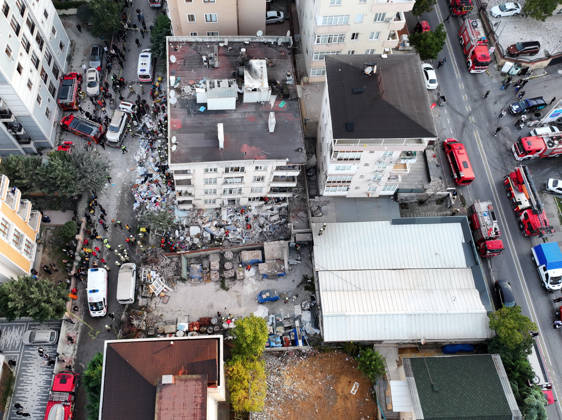 Partial collapse occurs in 7-story building in Istanbul s Maltepe district ISTANBUL, TURKIYE - OCTOBER 8: An aerial view shows search and rescue operations underway after the lower floors of a seven-story building partially collapse in the Maltepe district of Istanbul, Turkiye, on October 8, 2026. Murat Sengul Anadolu Istanbul Turkey. Editorial use only. Please get in touch for any other usage.  Copyright: x2026xAnadoluxMuratxSengulx