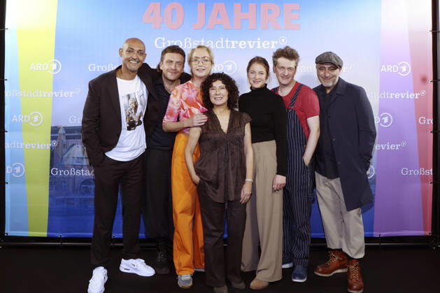 Patrick Abozen, Enrique Fiß, Saskia Fischer, Maria Ketikidou, Sinha Melina Gierke,Sven Fricke und Özgür Karadeniz beim Photocall zu 40 Jahre der ARD-Serie Großstadtrevier in der Astor Film Lounge. Hamburg, 07.10,.2026