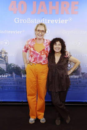 Saskia Fischer und Maria Ketikidou beim Photocall zu 40 Jahre der ARD-Serie Großstadtrevier in der Astor Film Lounge. Hamburg, 07.10,.2026