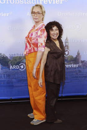 Saskia Fischer und Maria Ketikidou beim Photocall zu 40 Jahre der ARD-Serie Großstadtrevier in der Astor Film Lounge. Hamburg, 07.10,.2026