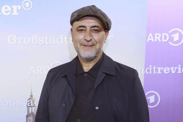 Özgür Karadeniz beim Photocall zu 40 Jahre der ARD-Serie Großstadtrevier in der Astor Film Lounge. Hamburg, 07.10,.2026