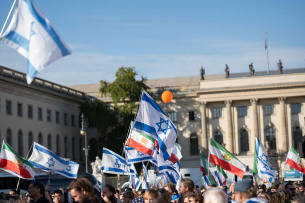Gedenkfeier auf dem Bebelplatz in Berlin-Mitte, Zentrum der deutschen Hauptstadt;Gedenkveranstaltung 3. Jahrestag Terroranschlag der Hamas in Israel 7. Oktober. Nie vergessen. Niemals schweigen., Berlin Berlin Deutschland Bebelplatz