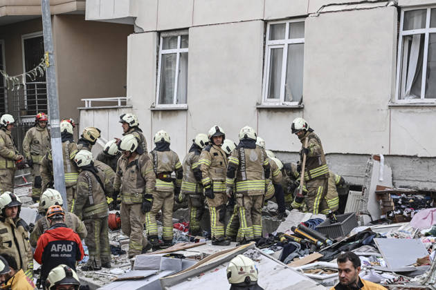 Partial collapse occurs in 7-story building in Istanbul s Maltepe district ISTANBUL, TURKIYE - OCTOBER 8: Search and rescue personnel, including firefighters, AFAD, UMKE, and police teams, operate at the site of a partial building collapse in the Cevizli neighborhood of Maltepe district, Istanbul, Turkiye on October 8, 2026. Trapped residents on the unaffected upper floors were evacuated while emergency teams initiated search and rescue efforts beneath the collapsed lower levels. Murat Sengul Anadolu Istanbul Turkey. Editorial use only. Please get in touch for any other usage.  Copyright: x2026xAnadoluxMuratxSengulx