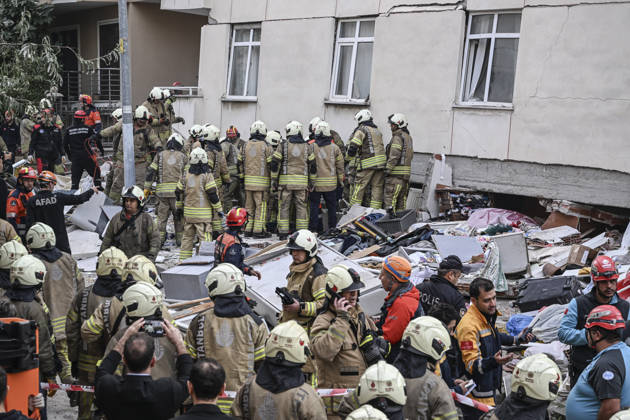 Partial collapse occurs in 7-story building in Istanbul s Maltepe district ISTANBUL, TURKIYE - OCTOBER 8: Search and rescue personnel, including firefighters, AFAD, UMKE, and police teams, operate at the site of a partial building collapse in the Cevizli neighborhood of Maltepe district, Istanbul, Turkiye on October 8, 2026. Trapped residents on the unaffected upper floors were evacuated while emergency teams initiated search and rescue efforts beneath the collapsed lower levels. Murat Sengul Anadolu Istanbul Turkey. Editorial use only. Please get in touch for any other usage.  Copyright: x2026xAnadoluxMuratxSengulx