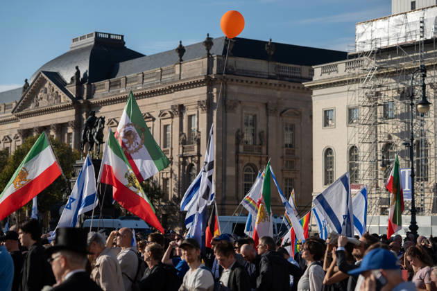 Gedenkfeier auf dem Bebelplatz in Berlin-Mitte, Zentrum der deutschen Hauptstadt;Gedenkveranstaltung 3. Jahrestag Terroranschlag der Hamas in Israel 7. Oktober. Nie vergessen. Niemals schweigen., Berlin Berlin Deutschland Bebelplatz