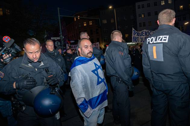 October 7, 2026, Berlin, Berlin, Germany: BERLIN, GERMANY, OCTOBER 7, 2026: Pro-Palestinian demonstrators march through Berlin s Kreuzberg district during a protest marking three years since the October 7 attacks and the start of the war in Gaza. The march encountered a small pro-Israel counter-demonstration along its route, with opposing groups exchanging chants. Berlin police later halted and dispersed the march before it reached its planned endpoint at Hermannplatz. Berlin Germany - ZUMAq101 20261007_zna_q101_428 Copyright: xNikosxKanistrasx
