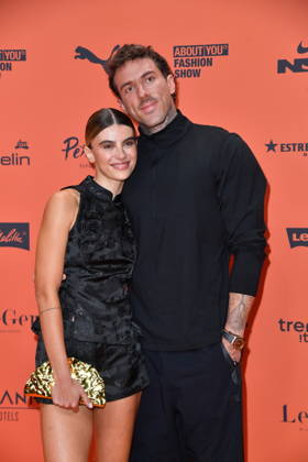 ABOUT YOU Opera Modenschau Romina Palm und Christian Wolf bei der ABOUT YOU Opera Modenschau in Berlin am 07.10.2026 Copyright: xEventpressxBerndtx