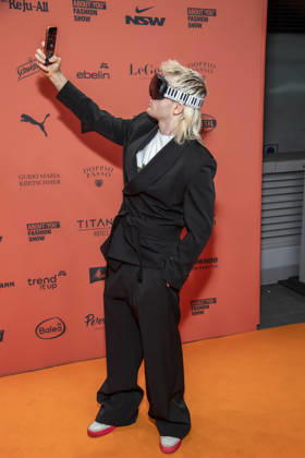 ABB ABOUTYOU- Ski Aggu zu Gast auf dem Orangenen Teppich bei der ABOUT YOU Opera Fashion Show im Admiralspalast am 07.10.2026 Berlin Deutschland