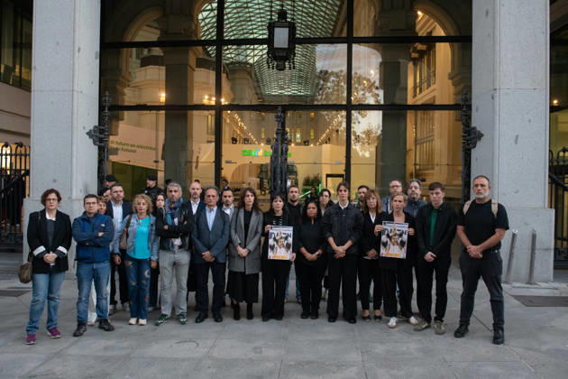 A Minute of Silence for Maricarmen in Front of Madrid City Hall Rita Maestre, the spokesperson for Más Madrid on the City Council, during a minute of silence for Maricarmen Abascal in front of Madrid City Hall on October 8, 2026, in Madrid, Spain. This minute of silence, organized by Más Madrid, took place before the extraordinary plenary session at Cibeles to honor the memory of Maricarmen Abascal, the 87-year-old woman who was evicted from her home, where she had lived for 71 years. OCTOBER 8, 2026 Fernando Sá Madrid, Spain Copyright: xFernandoxSanchezx 7827591