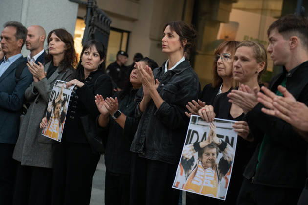 A Minute of Silence for Maricarmen in Front of Madrid City Hall Rita Maestre, the spokesperson for Más Madrid on the City Council, during a minute of silence for Maricarmen Abascal in front of Madrid City Hall on October 8, 2026, in Madrid, Spain. This minute of silence, organized by Más Madrid, took place before the extraordinary plenary session at Cibeles to honor the memory of Maricarmen Abascal, the 87-year-old woman who was evicted from her home, where she had lived for 71 years. OCTOBER 8, 2026 Fernando Sá Madrid, Spain  Copyright: xFernandoxSanchezx 7827606