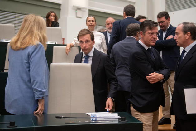 The Madrid City Council holds a special plenary session to approve two plans to increase housing The mayor of Madrid, José Luis Martínez Almeida, during a special plenary session at the Palacio de Cibeles on October 8, 2026, in Madrid, Spain. The Madrid City Council is holding a special plenary session to give the green light to two special plans initially approved by the Governing Board, which will allow for the establishment of any type of lodging—including aparthotels, flex living, guesthouses, or lodging facilities on more than 240 industrial-use lots spread across eight districts of the capital, and the one that amends municipal regulations to allow for the development of affordable rental housing not only on plots zoned for tertiary Copyright: xFernandoxSanchezx 7827609