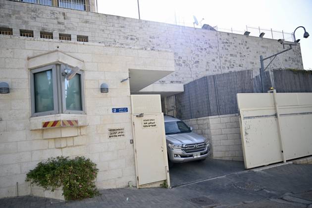 Israel suspends UK Consulate General s operations in East Jerusalem JERUSALEM - OCTOBER 8: Vehicles leave the British Consulate General after Israel suspends its operations in retaliation for Britain s decision to ban imports of products made in illegal Israeli settlements, in East Jerusalem on October 8, 2026. The decision comes amid escalating tensions between Israel and the United Kingdom over Israeli settlement policies. Mostafa Alkharouf Anadolu Jerusalem Israel. Editorial use only. Please get in touch for any other usage. Copyright: x2026xAnadoluxMostafaxAlkharoufx