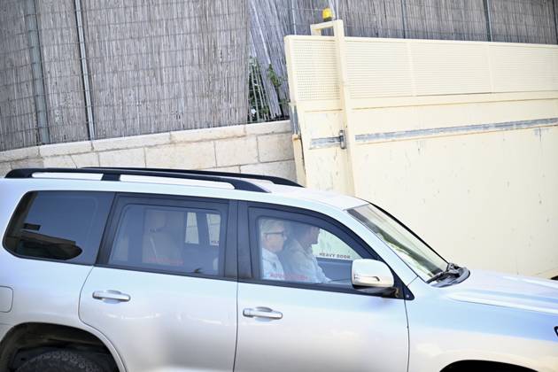 Israel suspends UK Consulate General s operations in East Jerusalem JERUSALEM - OCTOBER 8: Vehicles leave the British Consulate General after Israel suspends its operations in retaliation for Britain s decision to ban imports of products made in illegal Israeli settlements, in East Jerusalem on October 8, 2026. The decision comes amid escalating tensions between Israel and the United Kingdom over Israeli settlement policies. Mostafa Alkharouf Anadolu Jerusalem Israel. Editorial use only. Please get in touch for any other usage. Copyright: x2026xAnadoluxMostafaxAlkharoufx