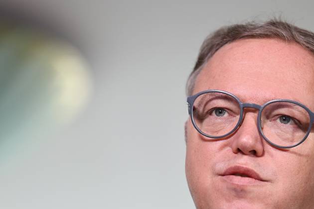 Thueringer Landtag - Statement Ministerpraesident Mario Voigt (CDU) 07.10.2026, Erfurt, Thueringer Landtag, Statement von Ministerpraesident Mario Voigt (CDU), er hat die Klage zurueckgezogen, er akzeptiert die Aberkennung seines Doktortitels