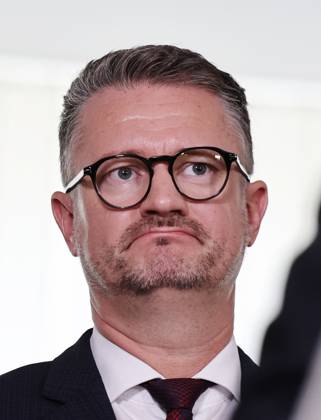 Thueringer Landtag - Statement Ministerpraesident Mario Voigt (CDU) 07.10.2026, Erfurt, Thueringer Landtag, Minister fuer Bildung, Wissenschaft und Kultur Christian Tischner (CDU)