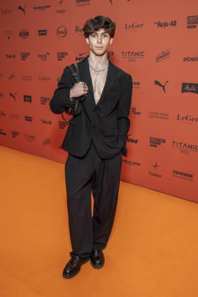 ABB ABOUTYOU- Sascha Dombrowski zu Gast auf dem Orangenen Teppich bei der ABOUT YOU Opera Fashion Show im Admiralspalast am 07.10.2026 in Berlin Berlin Deutschland