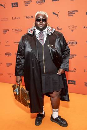 ABB ABOUTYOU- Richmond Rockson zu Gast auf dem Orangenen Teppich bei der ABOUT YOU Opera Fashion Show im Admiralspalast am 07.10.2026 in Berlin Berlin Deutschland