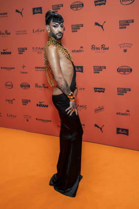 ABB ABOUTYOU- Raj Rouge zu Gast auf dem Orangenen Teppich bei der ABOUT YOU Opera Fashion Show im Admiralspalast am 07.10.2026 in Berlin Berlin Deutschland