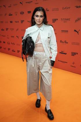 ABB ABOUTYOU- Ipek Oencel zu Gast auf dem Orangenen Teppich bei der ABOUT YOU Opera Fashion Show im Admiralspalast am 07.10.2026 in Berlin Berlin Deutschland