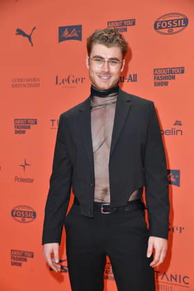 Linus Weber bei der ABOUT YOU Opera Modenschau in Berlin am 07.10.2026