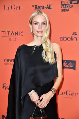 Leonie Hanne bei der ABOUT YOU Opera Modenschau in Berlin am 07.10.2026