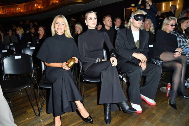 Caro Daur, Lena Gercke und Ski Aggu (bürgerlichem Namen August Jean Diederich) bei der ABOUT YOU Opera Modenschau in Berlin am 07.10.2026