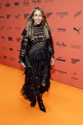 ABB ABOUTYOU- Annemarie Carpendale solo zu Gast auf dem Orangenen Teppich bei der ABOUT YOU Opera Fashion Show im Admiralspalast am 07.10.2026 in Berlin Berlin Deutschland