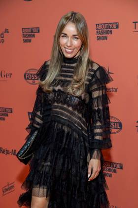ABB ABOUTYOU- Annemarie Carpendale solo zu Gast auf dem Orangenen Teppich bei der ABOUT YOU Opera Fashion Show im Admiralspalast am 07.10.2026 in Berlin Berlin Deutschland