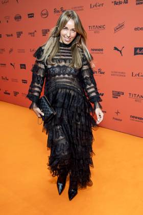 ABB ABOUTYOU- Annemarie Carpendale solo zu Gast auf dem Orangenen Teppich bei der ABOUT YOU Opera Fashion Show im Admiralspalast am 07.10.2026 in Berlin Berlin Deutschland