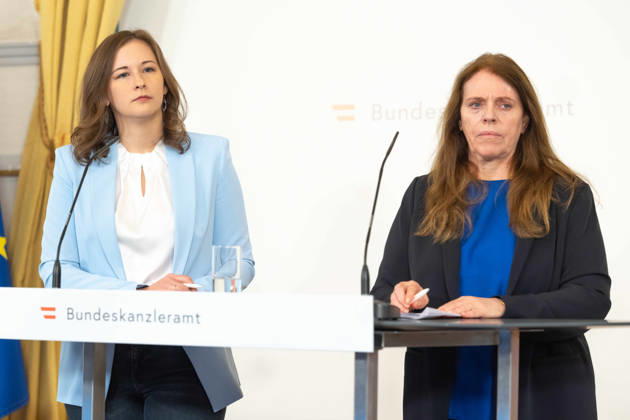 2026-10-08-Präsentation-Elementarbildung Bundesministerin für Europa, Integration und Familie im Bundeskanzleramt Claudia Plakolm (ÖVP) und fachstatistische Generaldirektorin Manuela Lenk (Statistik Austria) am 8. Oktober 2026 bei der Präsentation des Monitoringberichts Elementarbildung 2025 26 der Statistik Austria im Bundeskanzleramt in Wien, Wien, Österreich.
